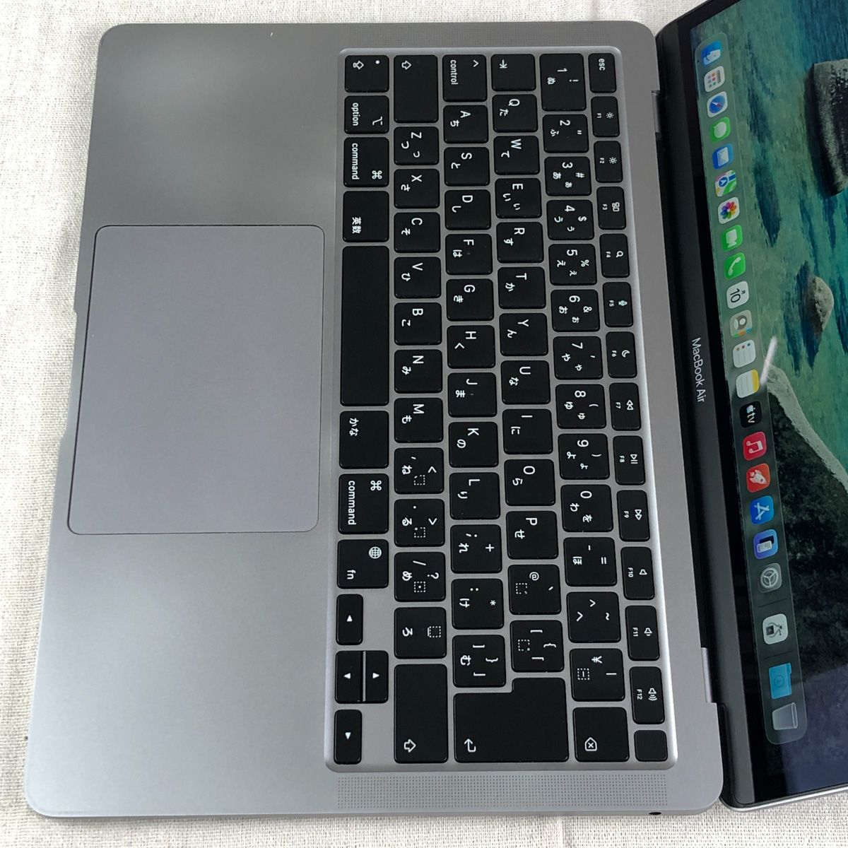 ジャンク MacBook Air M1 2020 画面色異常 - メルカリ
