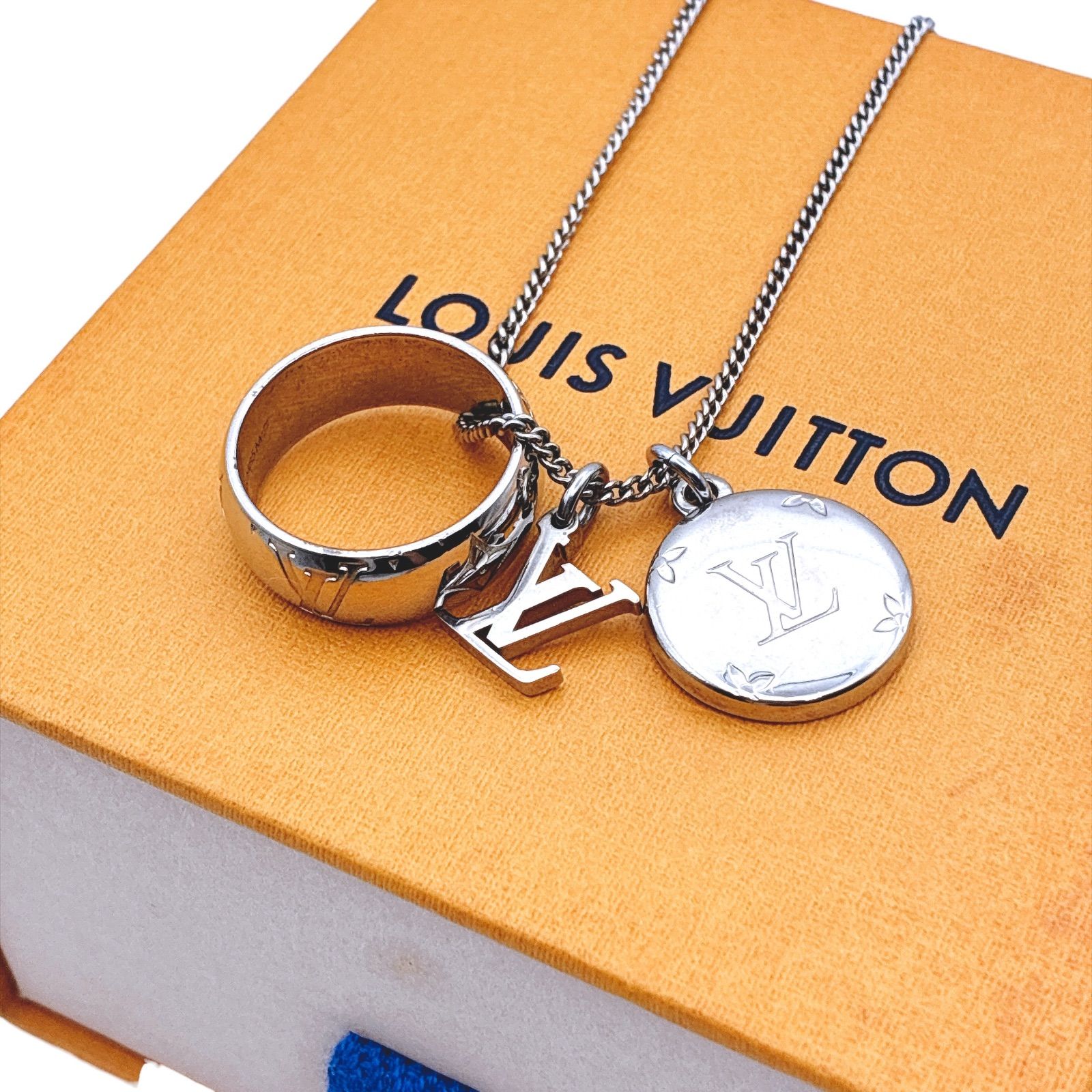 箱 LOUIS VUITTON ルイヴィトン M62485 モノグラム リング ネックレス ペンダント シルバー メンズ 5312 32,370円