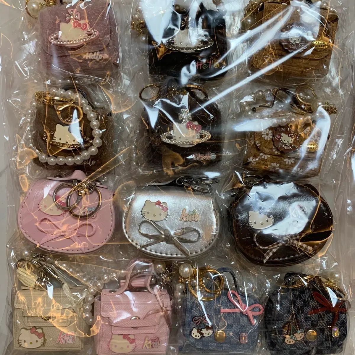 ハイクオリティ hello kitty(ハローキティ) ミニバッグ キーホルダー セット まとめ