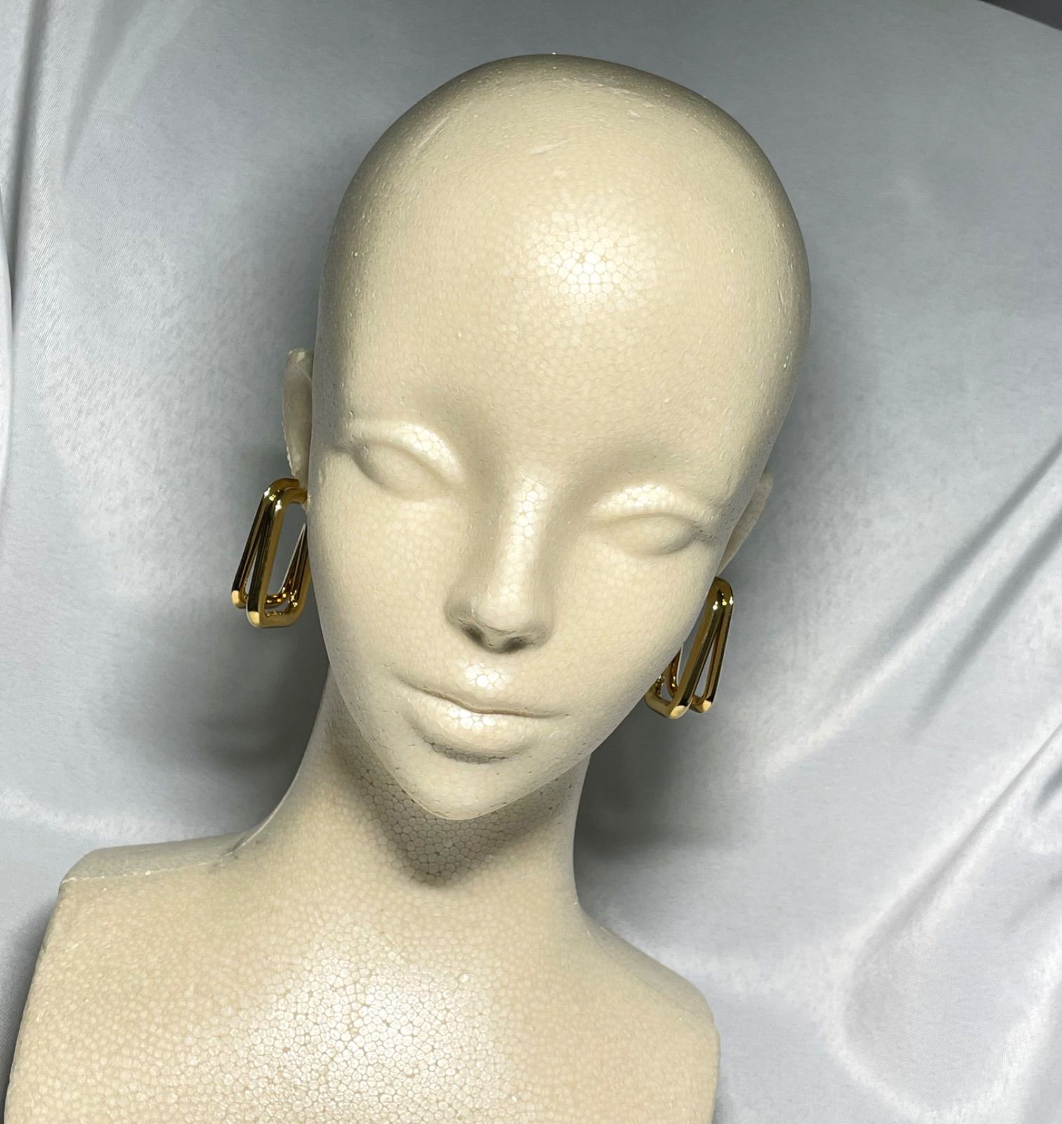 SAINT LAURENT フープピアス 2サイズ SAINT LAURENT フープピアス 2サイズ 美品 希少 Saint Laurent Paris