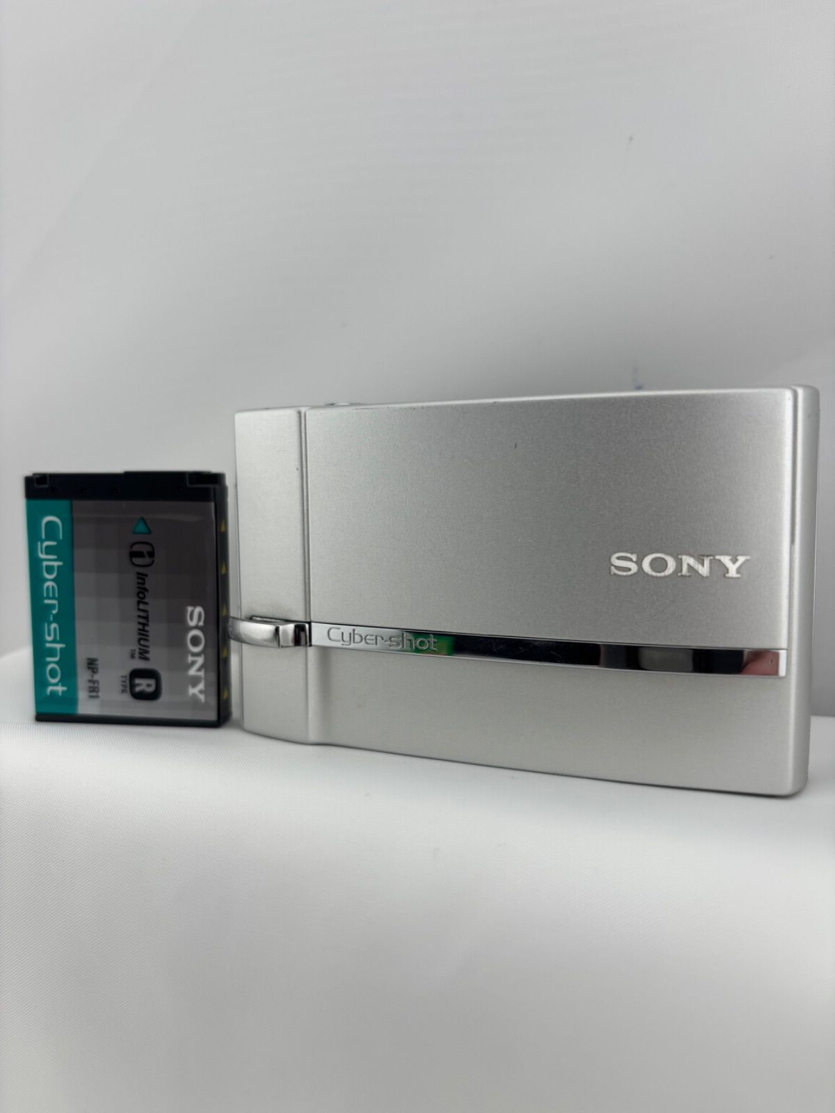 2263【動作確認済み】 SONY Cyber-shot DSC-T30 シルバー ソニー