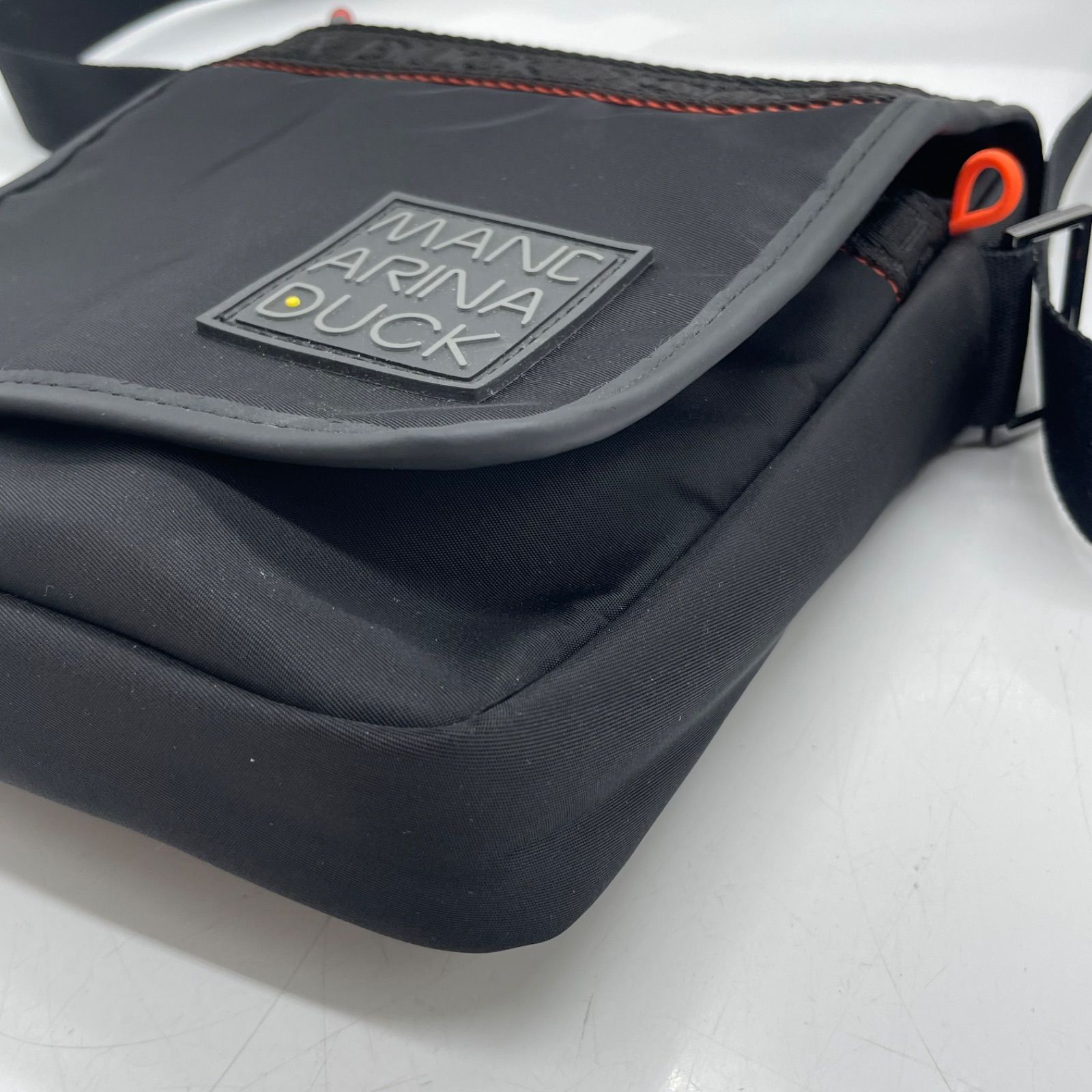 BN9943□MANDARINA DUCK マンダリナダック ショルダーバッグ ブラック 