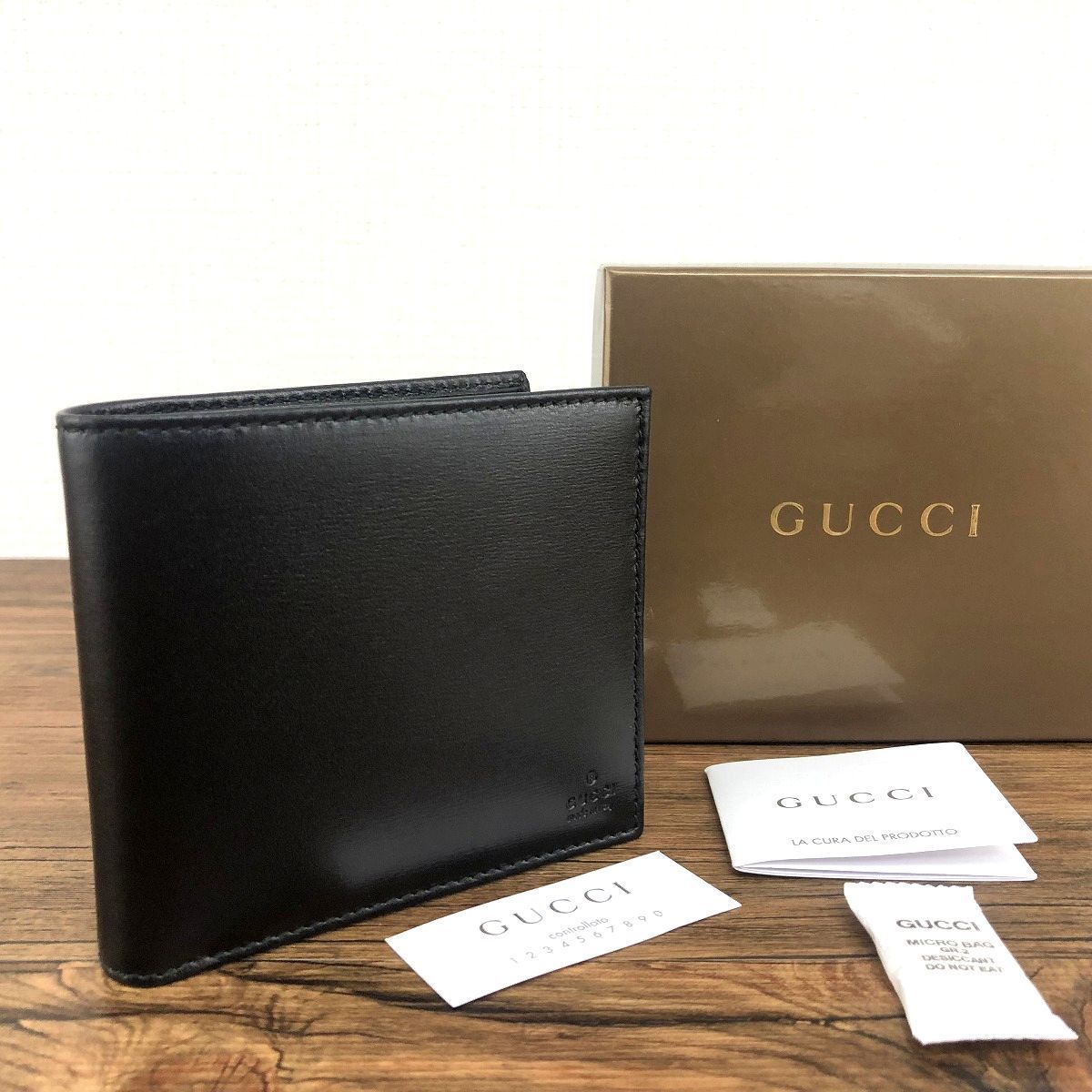 極美品 GUCCI 二つ折り財布 04843 ブラック レザー 箱付き 46