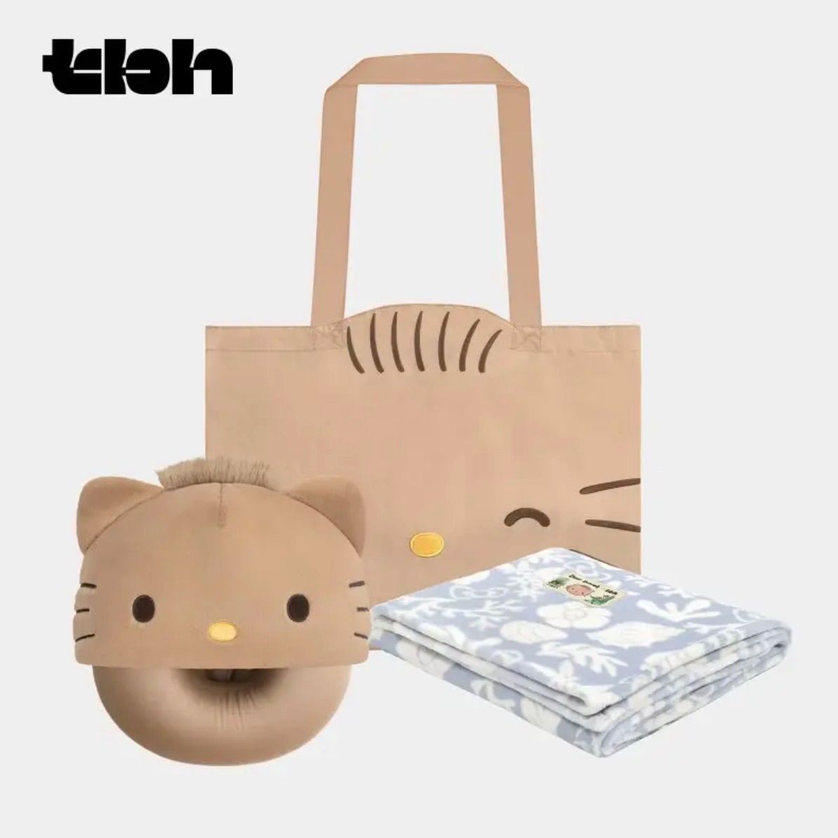 Dear Daniel x TBH 海外限定 ハローキティ Hello Kittyの彼氏 日焼けキャラ Y2K ギャル トラベルブランケット 3 点セット 微風ブルー 14,819円