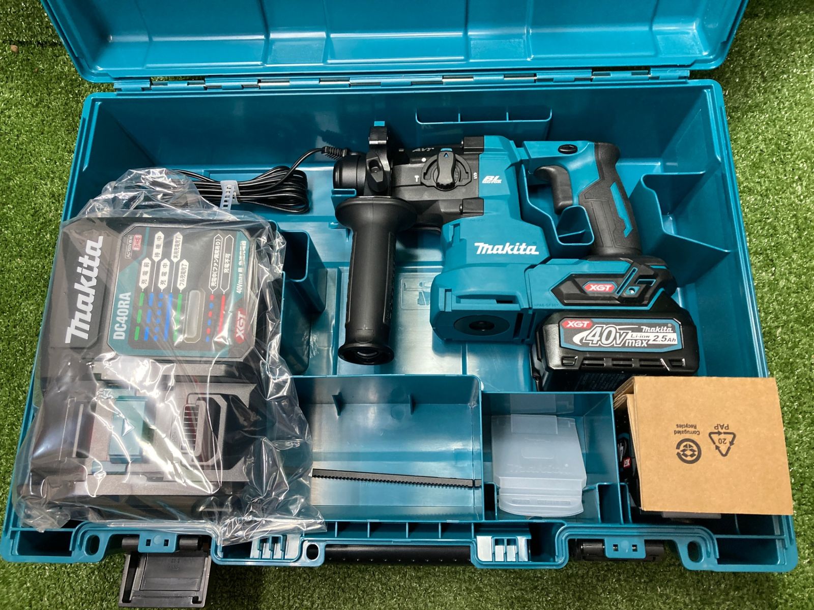 【未使用品】【0902】★makita(マキタ) 20㎜40v充電式ハンマドリル SDSプラス (2.5Ahバッテリx2/充電器/ケース) HR010GRDX　ITOLXRT9E64U