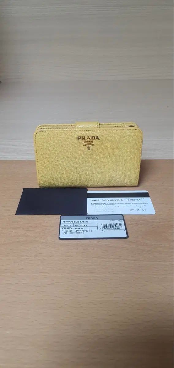 PRADA プラダ サフィアーノ 二つ折り財布/中財布 正規品 S級 (保証書 O)