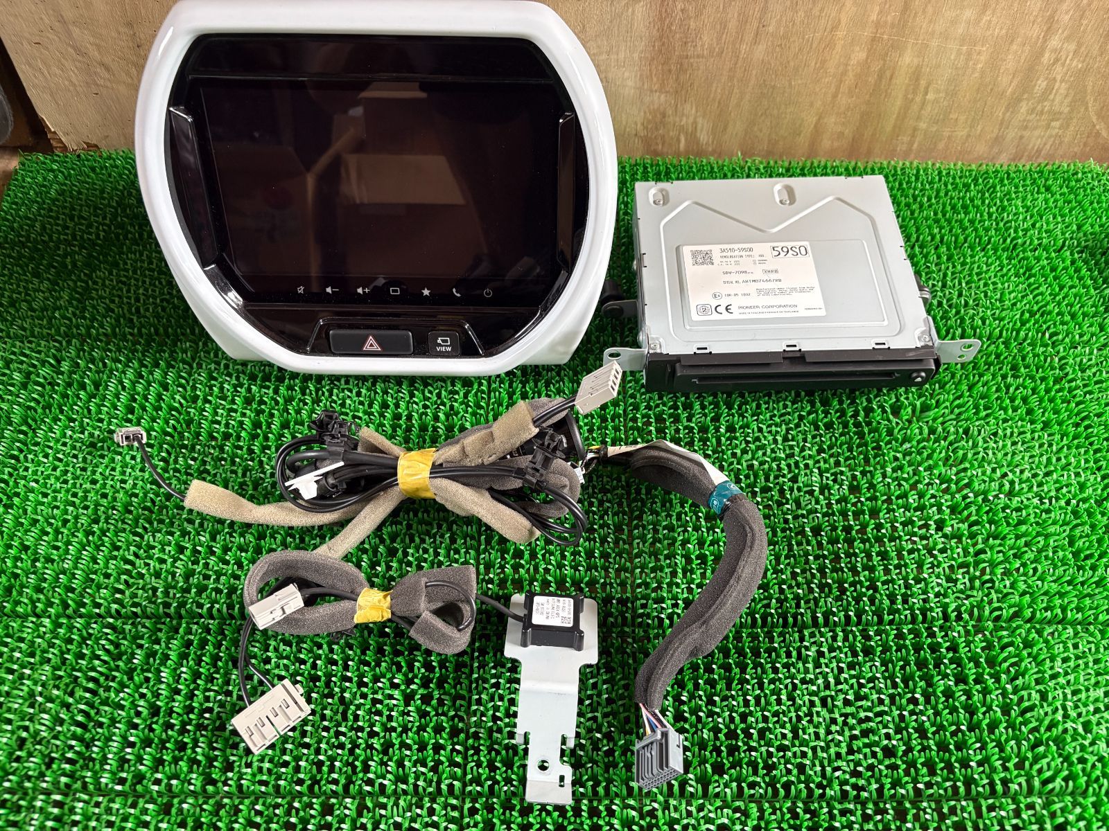 スズキ純正 パイオニア ナビ 3A100-83S01 3A510-59S00 ハスラー MR92S パネル付き 令和3年 380189