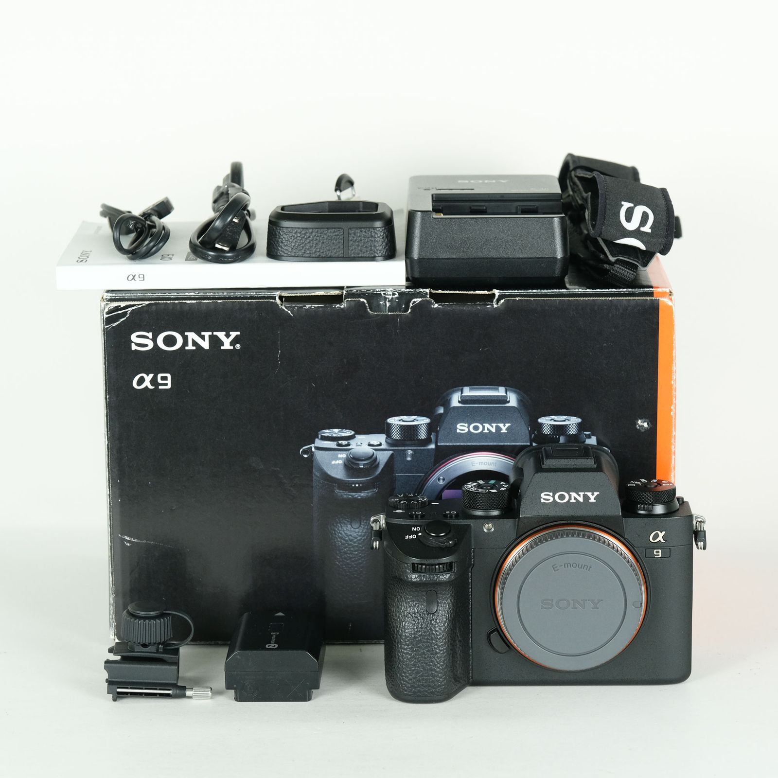 [美品 | シャッター数2,910回｜グリップエクステンション付] SONY α9（ILCE-9） | SONY Eマウント
