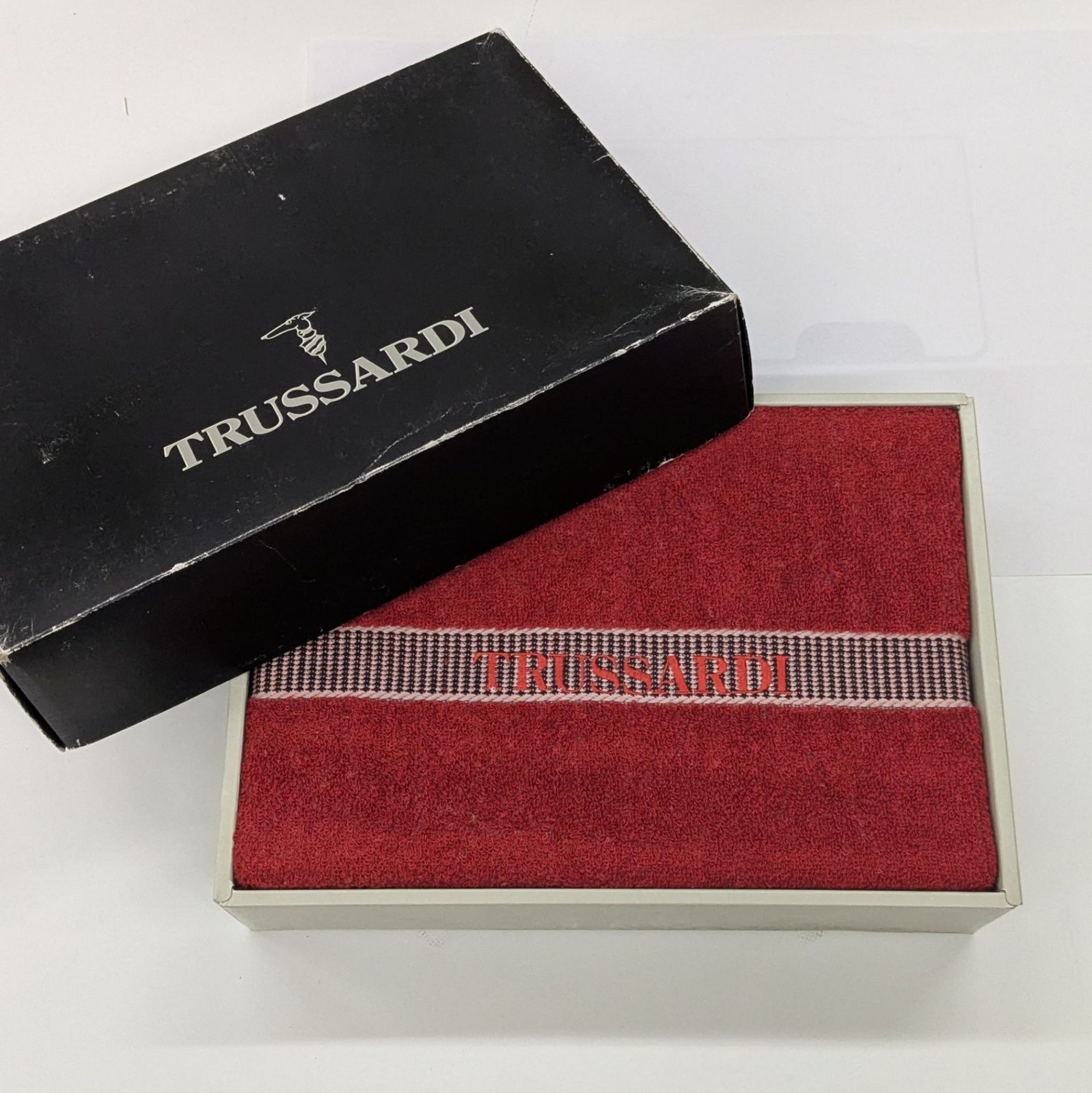 未使用 TRUSSARDI トラサルディ バスタオル タオル 赤色 レッド