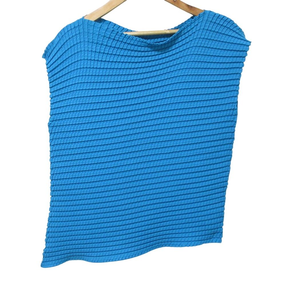 良品 ISSEY MIYAKE イッセイミヤケ スクエアプリーツ ノースリーブ アシンメトリーカットソー IM92FJ615 サイズ2 ブルー レディース 古着 中古 USED 10,655円