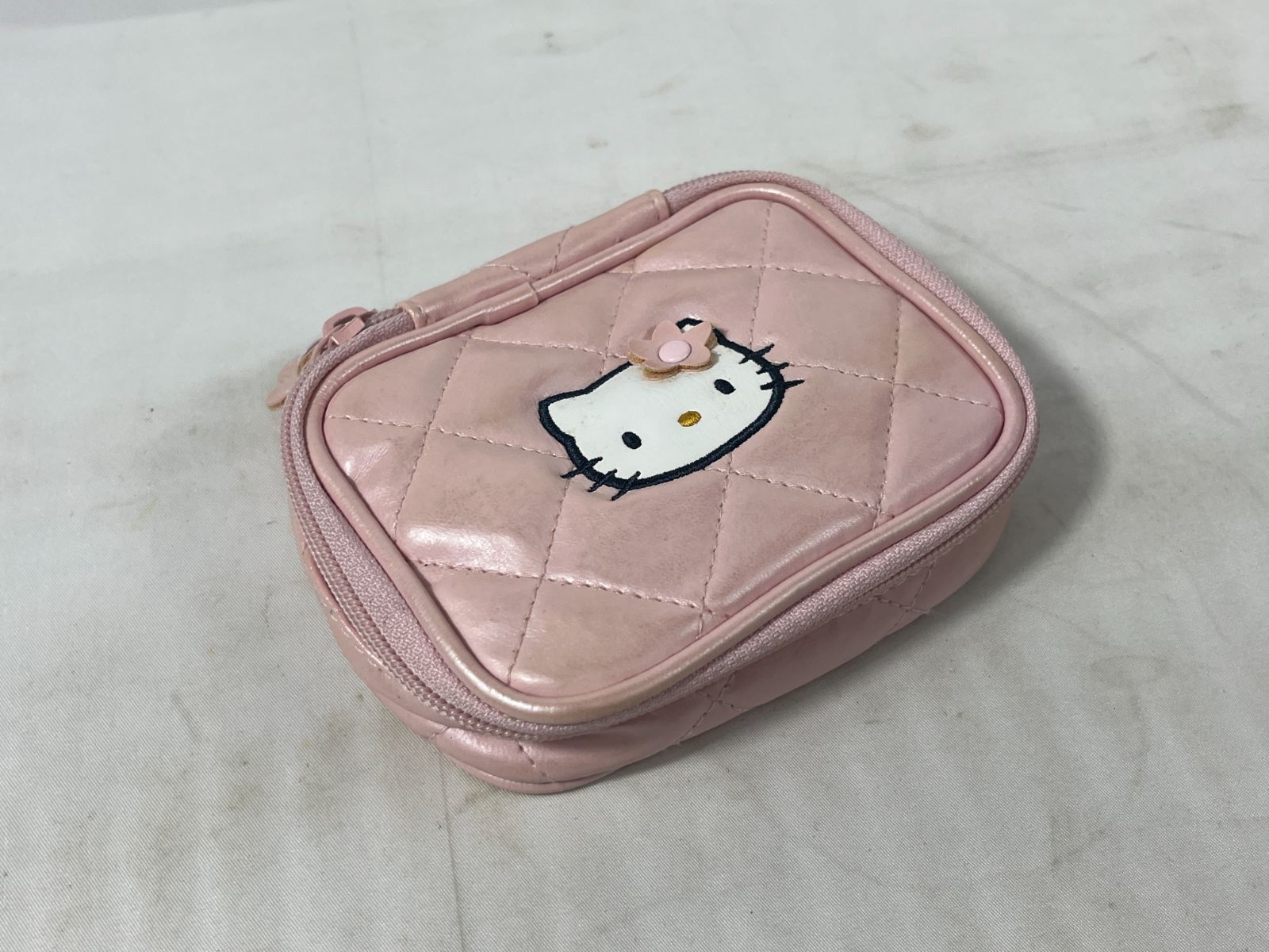 헬로키티 누빔 파우치 키티 누비 파우치 백 액세서리 케이스 패션 컬렉션 캐릭터 쇼와 레트로 쇼와 레트로
