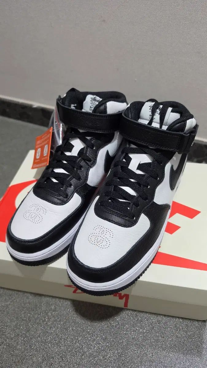 未使用新品 260 NIKE STUSSY エアフォース1 ミッド
