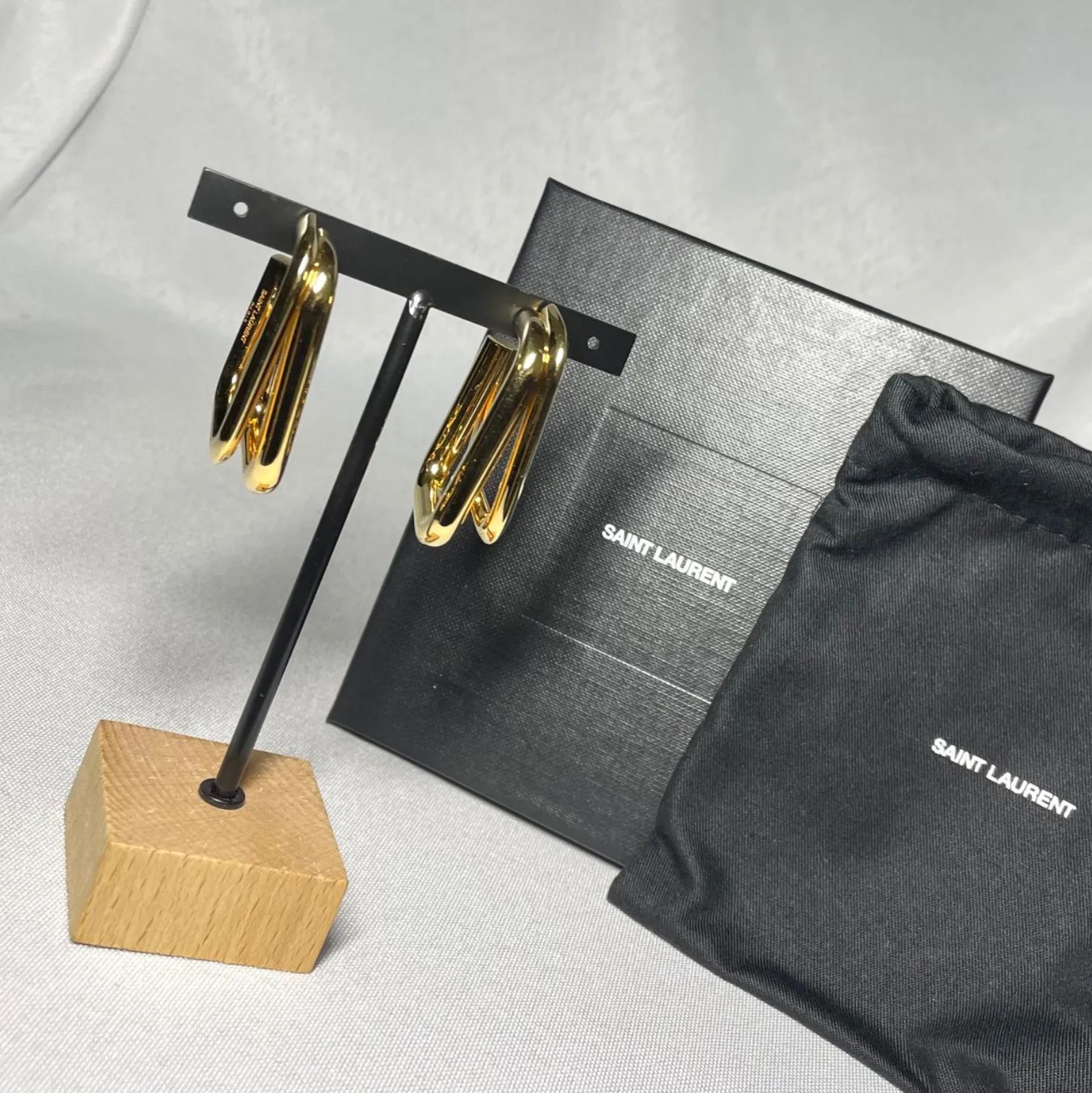 【正規品】SAINT LAURENT ロゴピアス ゴールド 箱・保存袋付 美品 希少 Saint Laurent Paris サンローランパリ YSL 2連スクエア