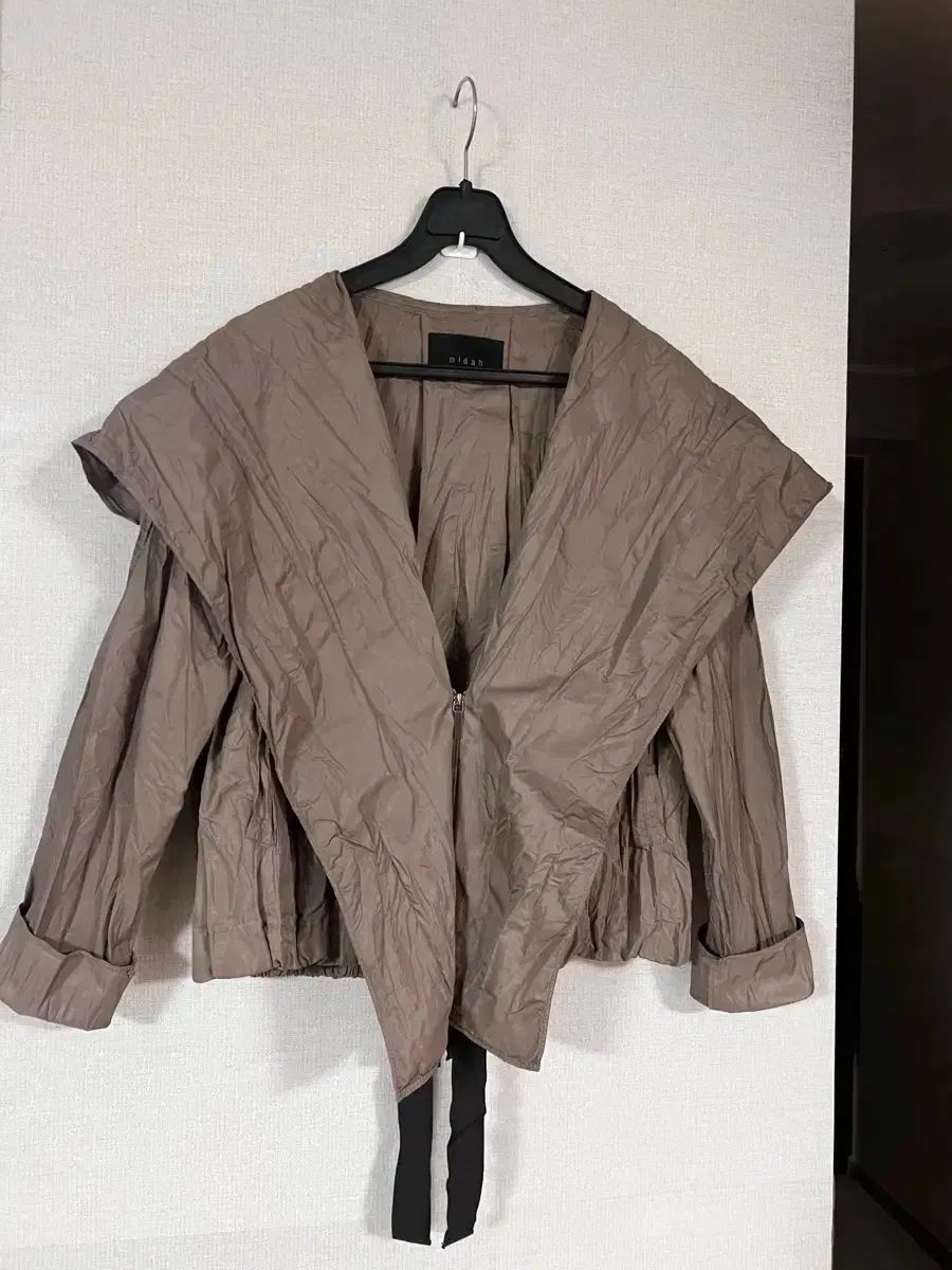 ミダ midah シャカシャカ素材 ワイド ビック襟 쭈글이(シワ加工)シャーリング ジャケット アウター ココアブラウン パール グリッター ラメ ジップアップ 季節の変わり目