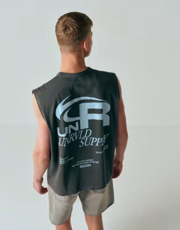 エイソス メンズ トップス ベスト グラフィック ASOS DESIGN heavyweight oversized tank text graphic in washed Asphalt グレー 10,935円