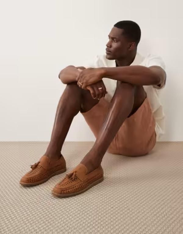 シュー メンズ スリッポン・ローファー schuh Robbie woven loafers with tassels in tan タン