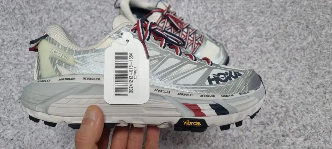 MONCLER(モンクレール) X HOKA ONE ONE(ホカオネオネ) ボンダイ スピード 2 白 275 22,490円