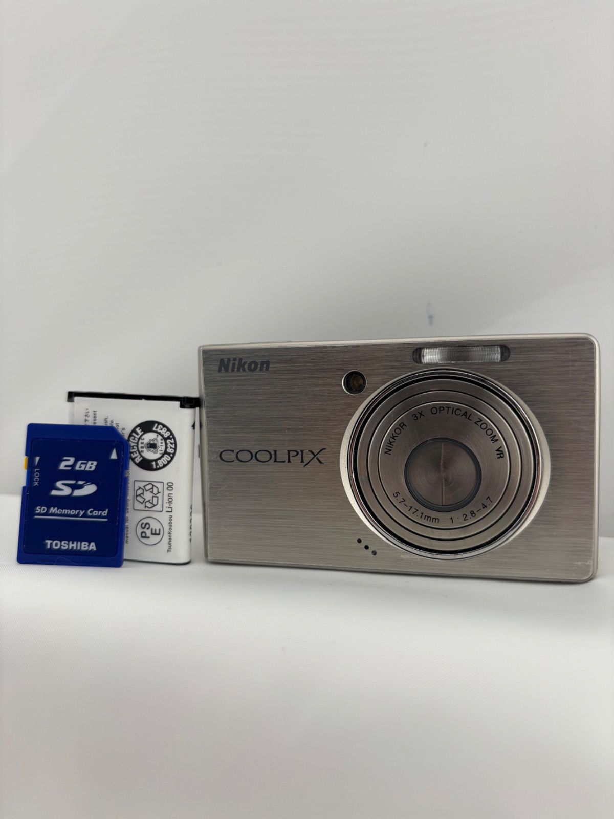 712 [Good Condition, Operation Confirmed] Nikon COOLPIX S500 Silver Nikon Coolpix