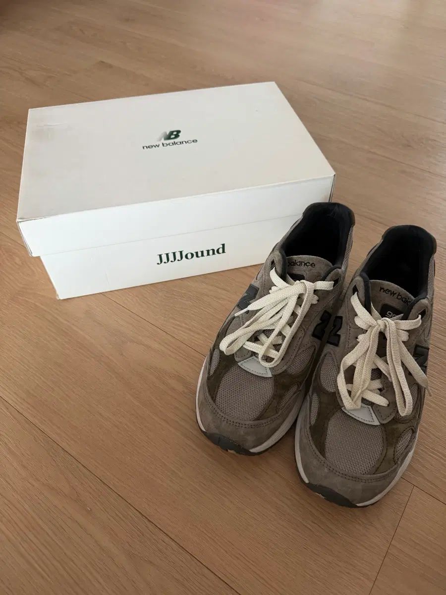 ニューバランス ジョウンド992 275