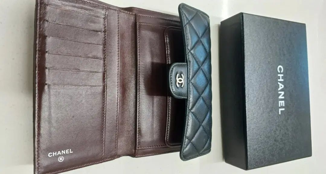 正規品鑑定完了 CHANEL キャビア 財布 出品 中財布 長財布