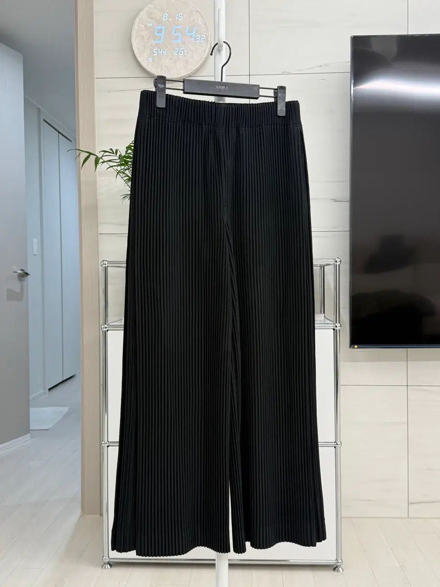 001 25SS オムプリッセ Mc May Wide Pants - ブラック / HP56JF124