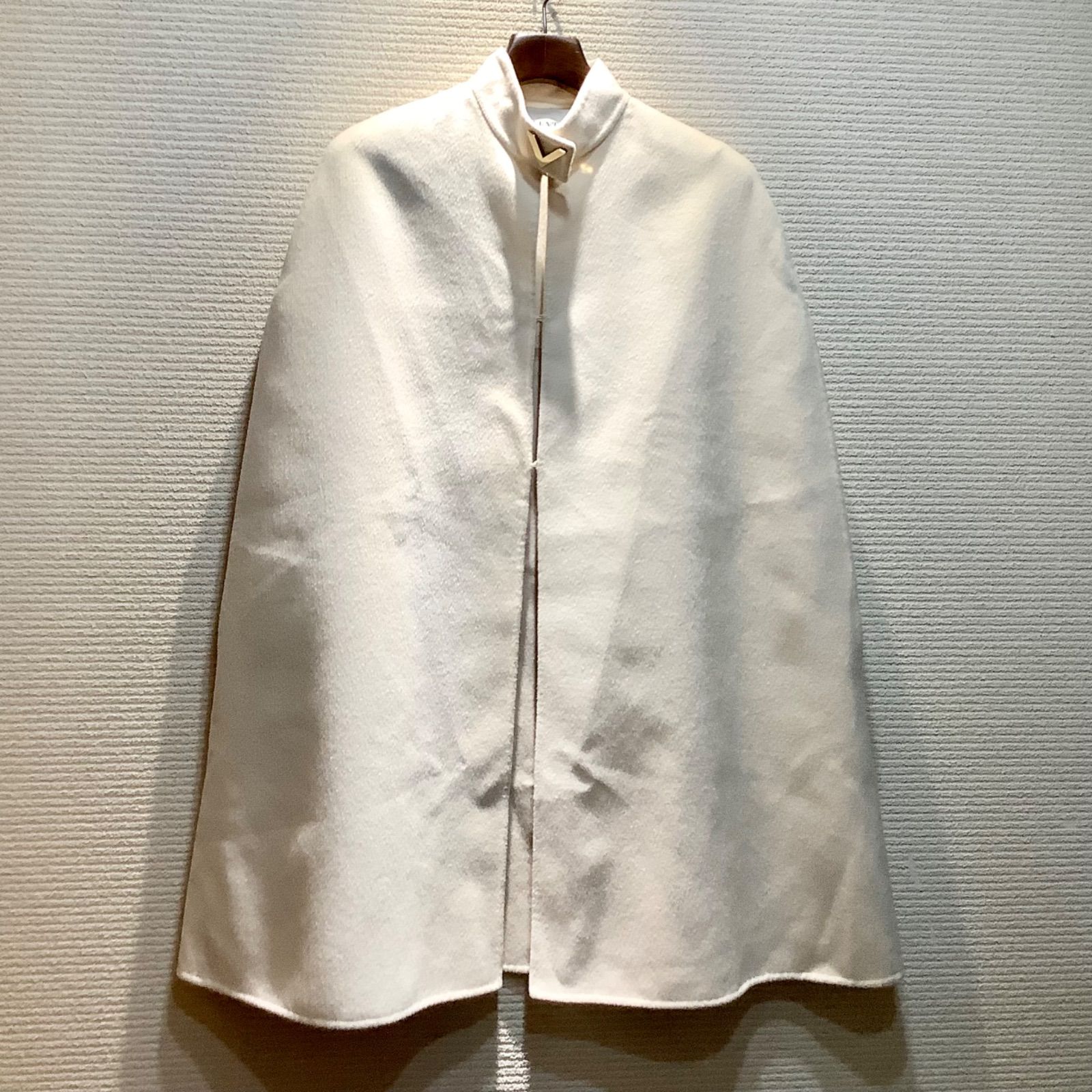 ヴァレンティノ VALENTINO V金具 ケープ ポンチョ コート オフホワイト ゴールド金具 [38] レディース D852/T185 73,149円