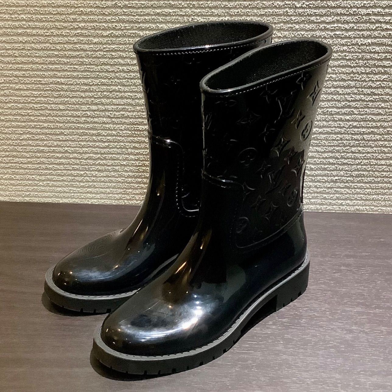 ルイヴィトン LOUISVUITTON ドロップスライン モノグラム レインブーツ 長靴 黒 ブラック [37] D806/T3 24,819円