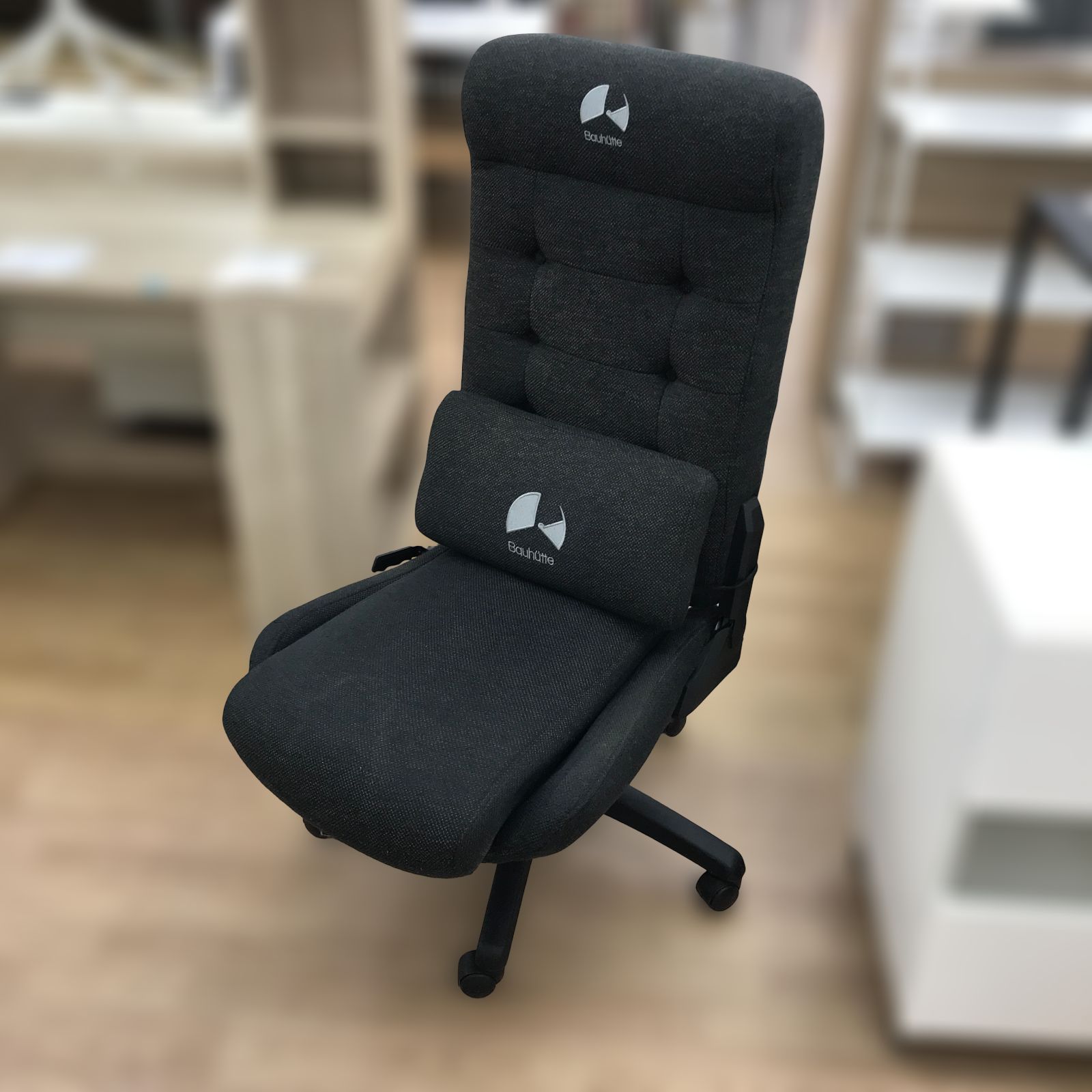 ★関東地域限定販売★リユースのサカイ春日部店★ Bauhutte バウヒュッテ アームレス ゲーミングチェア 管理0818-02
