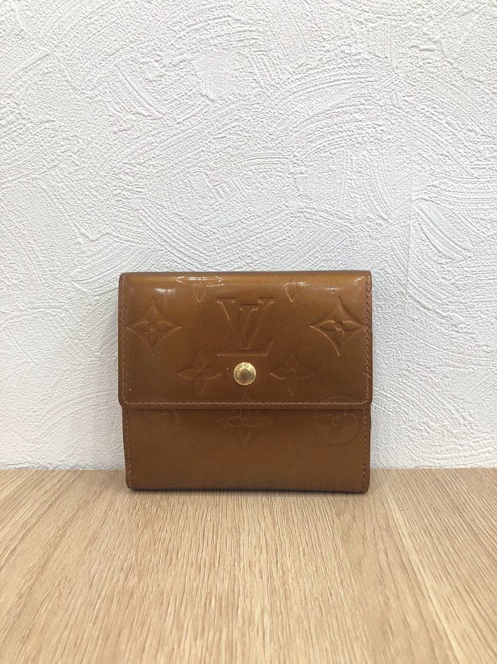 LOUIS VUITTON　ルイヴィトン　モノグラム ヴェルニ ポルト・モネ・ビエ・カルト・クレディ