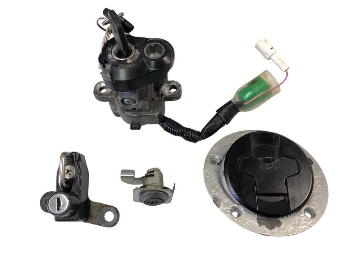 SUZUKI　GSX-R125　ABS　DL33B　キーセット　シリンダー　タンクキャップ　キジマ　ヘルメットロック　作動OK　補修にも（中古）2969-N5667