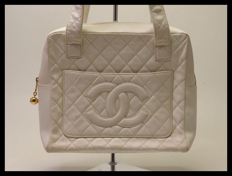 ■シャネル　4番台　デカココ　ラムスキン　ホワイト　ハンドバッグ　CHANEL■0730olo36315