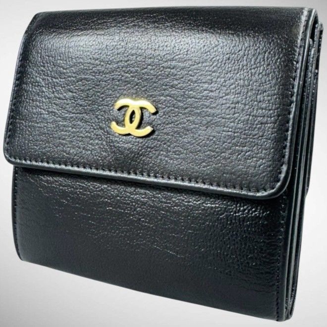 【希少・美品】CHANEL シャネル カーフスキン ココマーク Wホック コンパクト 三つ折り 財布 ブラック