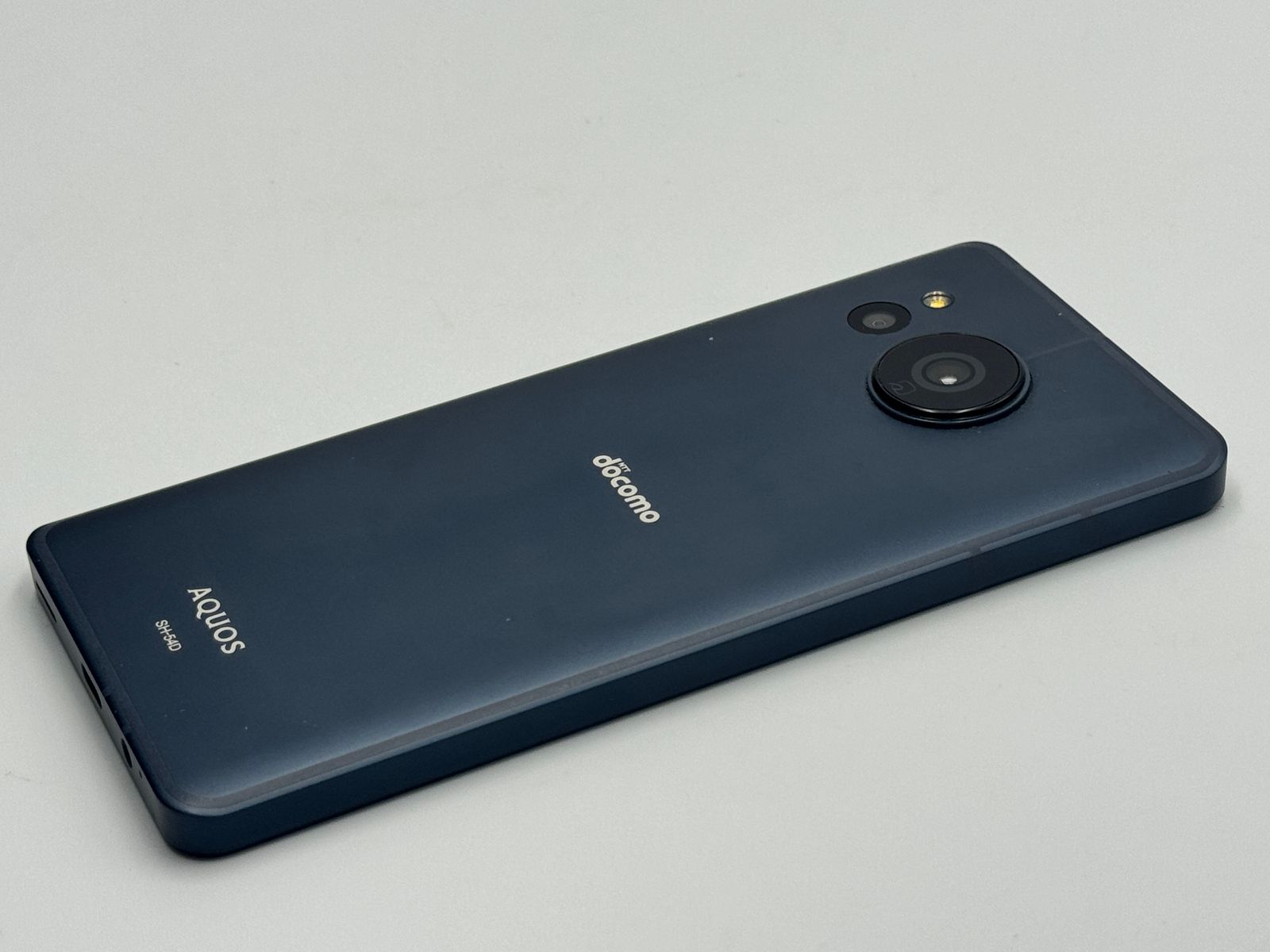 【中古C】AQUOS sense8 SH-54D ブルー SIMフリー 白ロム
