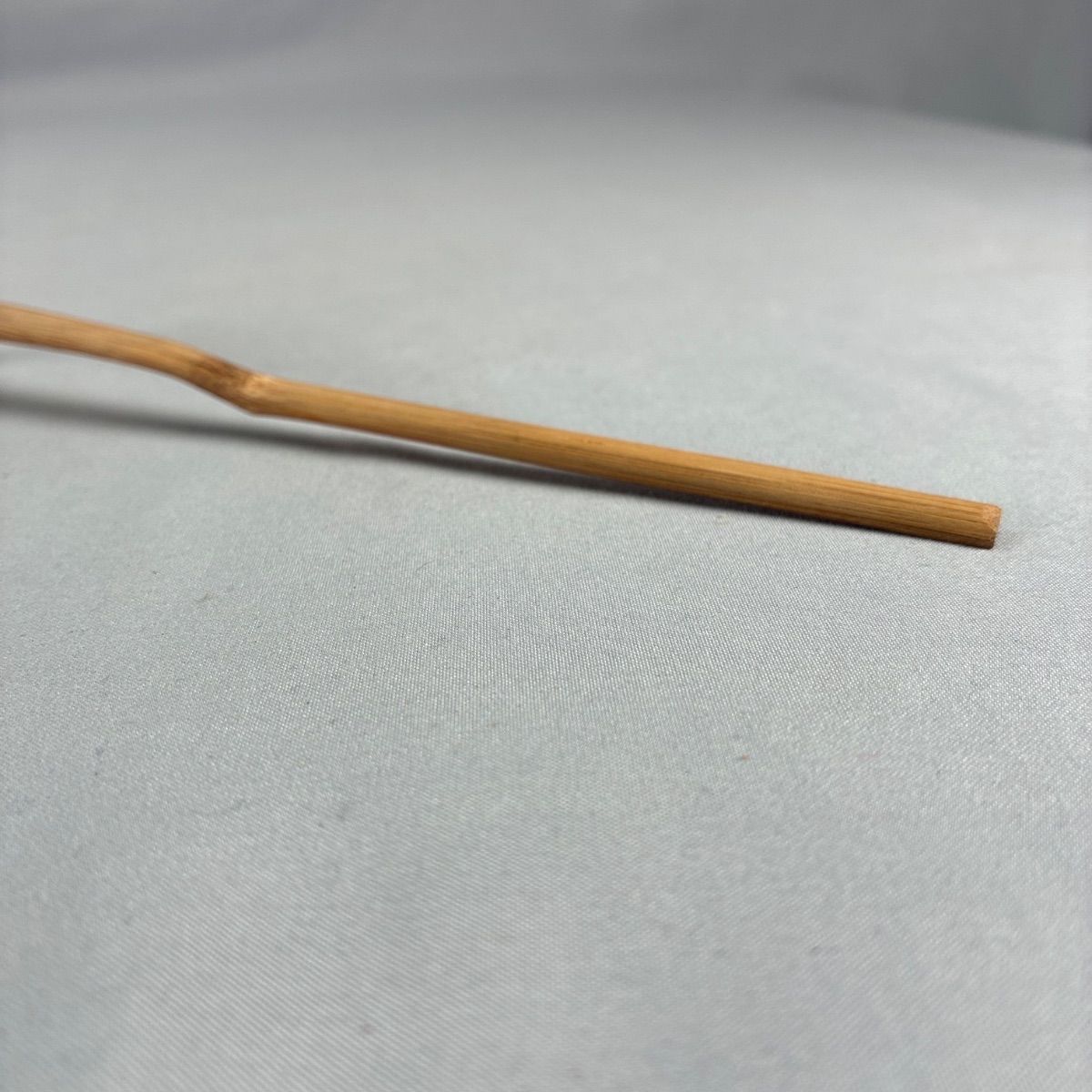 茶道具】前大徳 柳生紹尚和尚箱書 宗春作 茶杓 銘『雪あかり』茶杓176