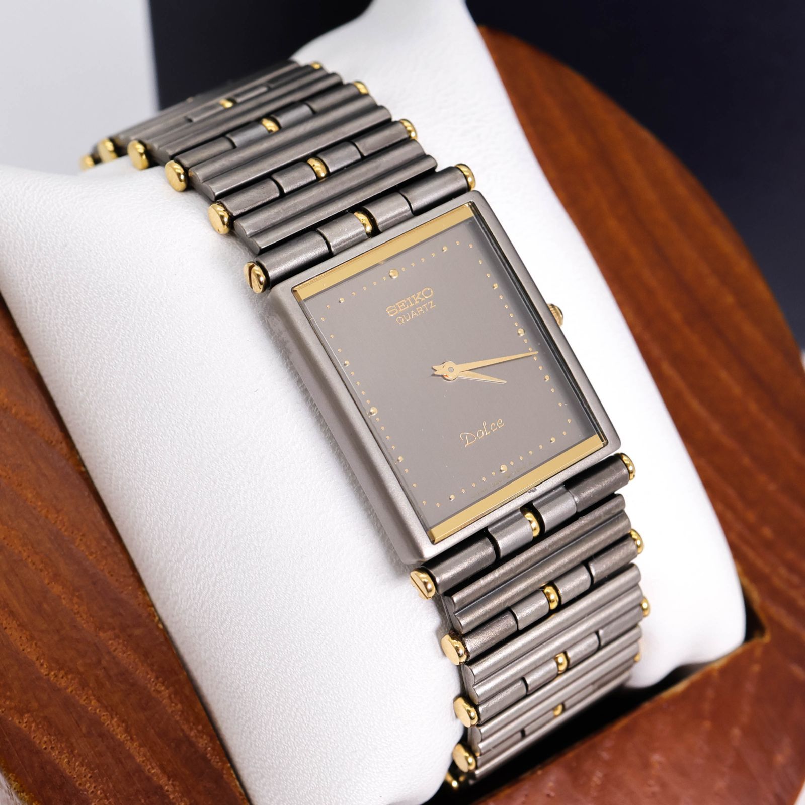 稼働 SEIKO Dolce 腕時計 チタン グレイ スクエア ゴールド3945