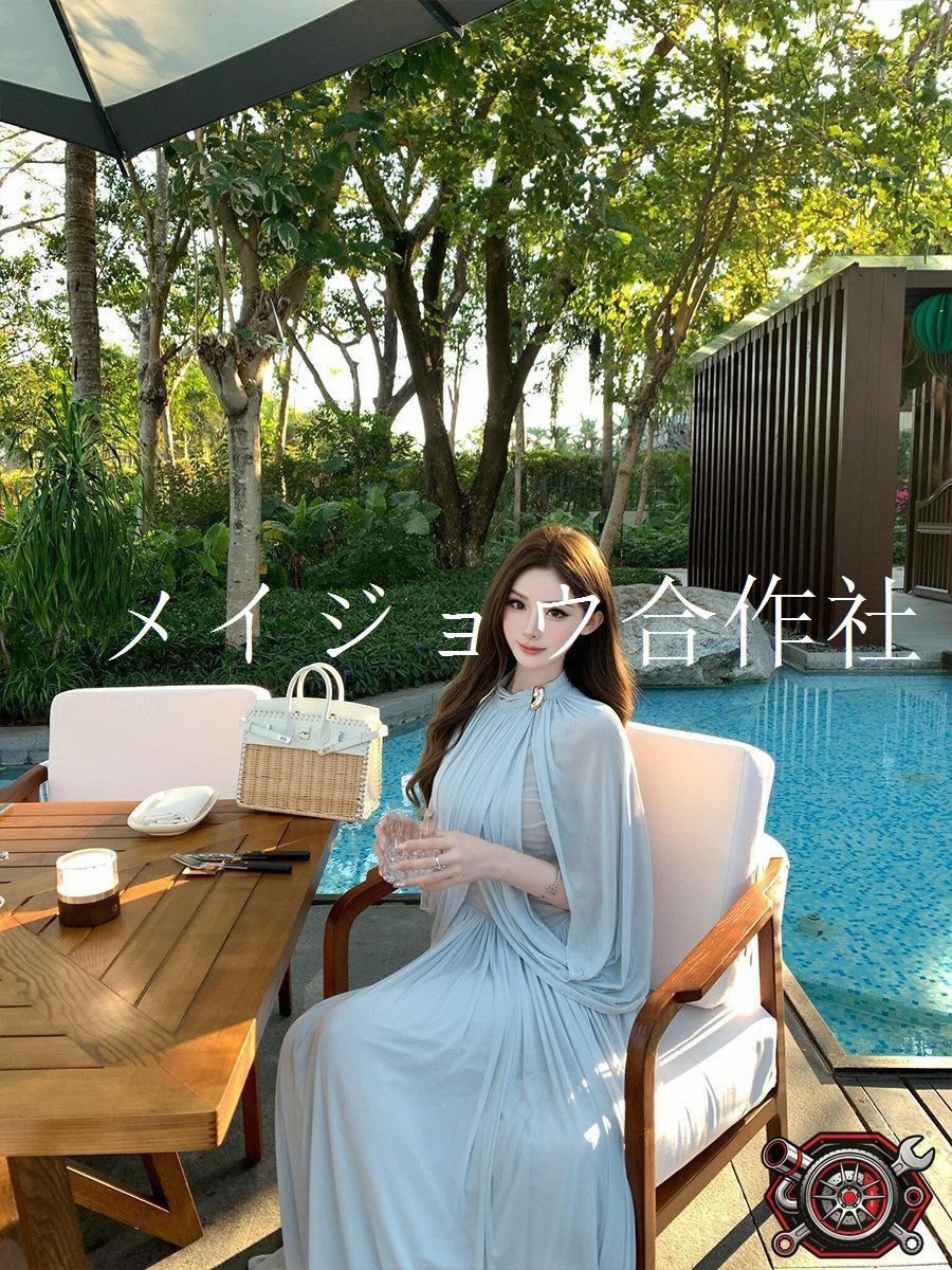 パーティードレス ロングドレス ホルターネック ケープ付き ブルー 成人式 結婚式 二次会 披露宴 ゲスト ウエストマーク タイトシルエット 上品 華やか エレガント 高級感 おしゃれ 16,919円