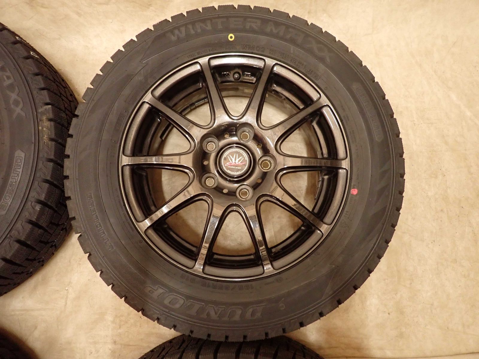 冬 新品 2025年製 4本SET 会社宛送料無料 195/65R15×6J 91S ダンロップ