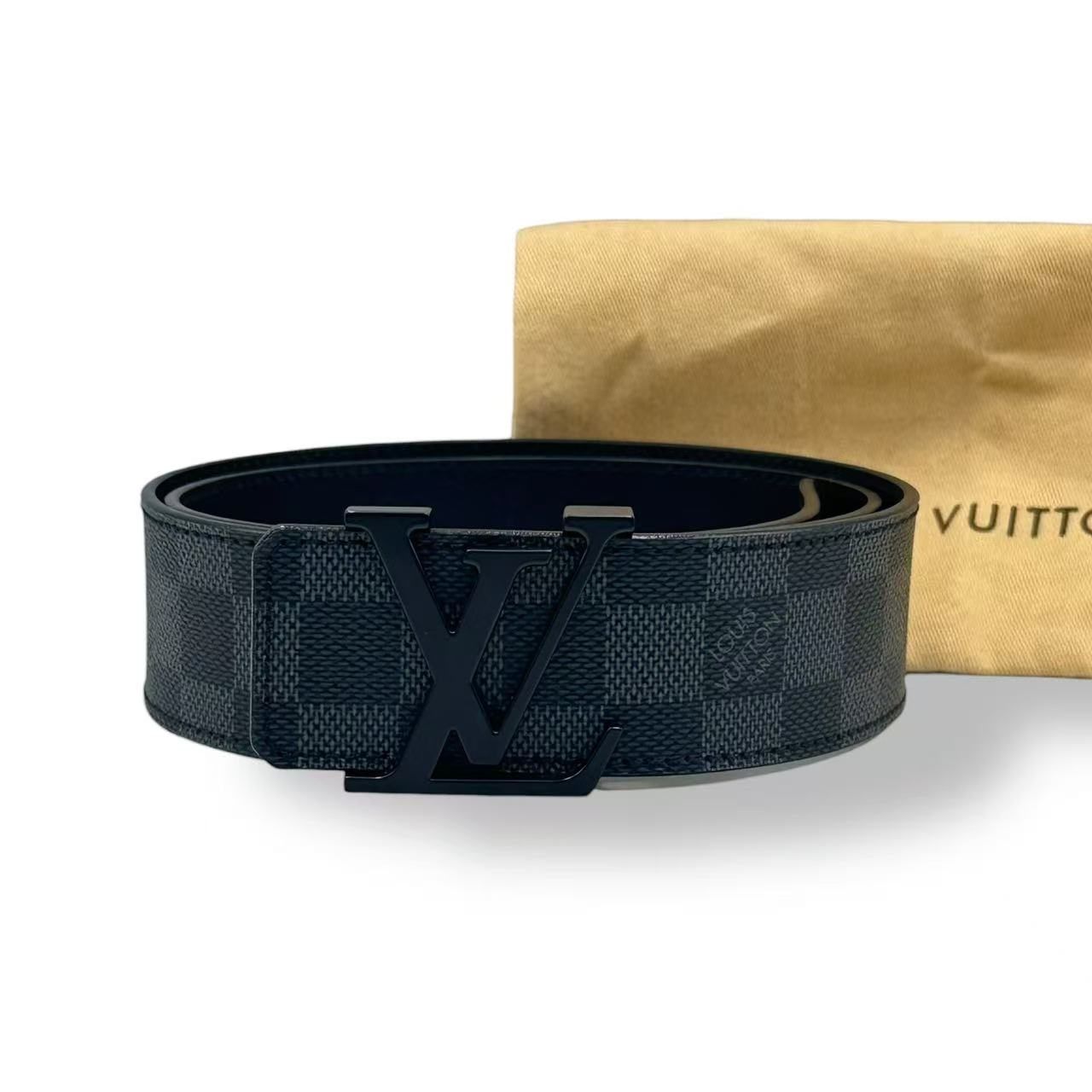 新品同様 Louis Vuitton ルイヴィトン サンチュール LV イニシャル 90/36 メンズ ベルト ブラック X グレー 保存袋付き