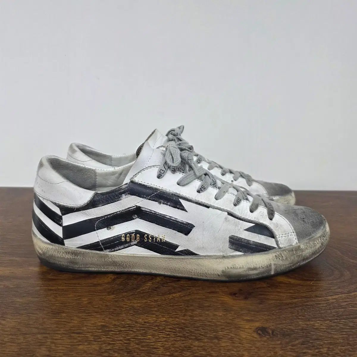 GOLDEN GOOSE ゴールデングース 41サイズ スニーカー