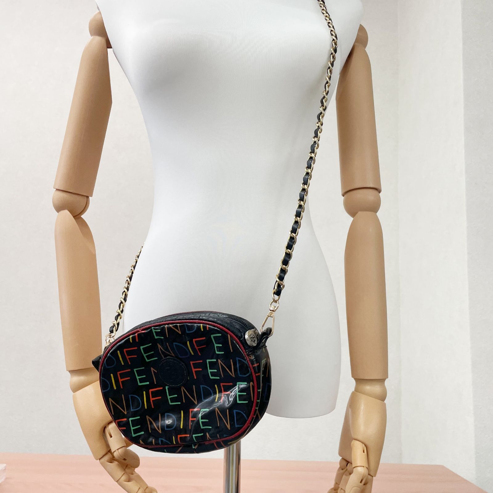 フェンディ FENDI ポーチ かばん チェーンショルダーバッグ マルチカラー ポシェット ビニールサコッシュ ポーチ