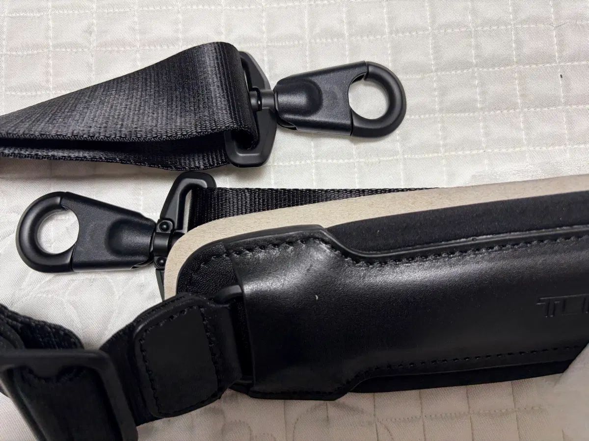 トゥミ TUMI ショルダーストラップです