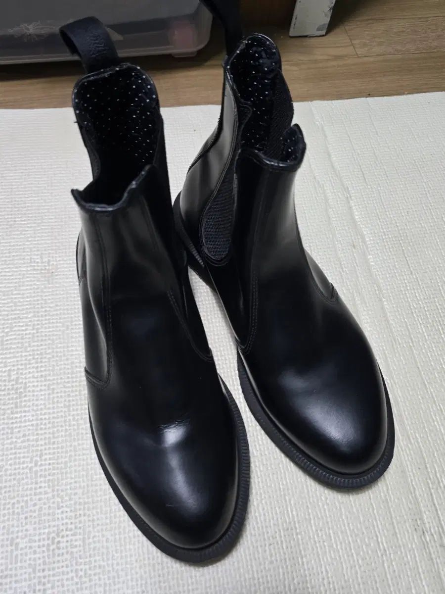 DR. MARTENS ドクターマーチン チェルシーブーツ ブラック