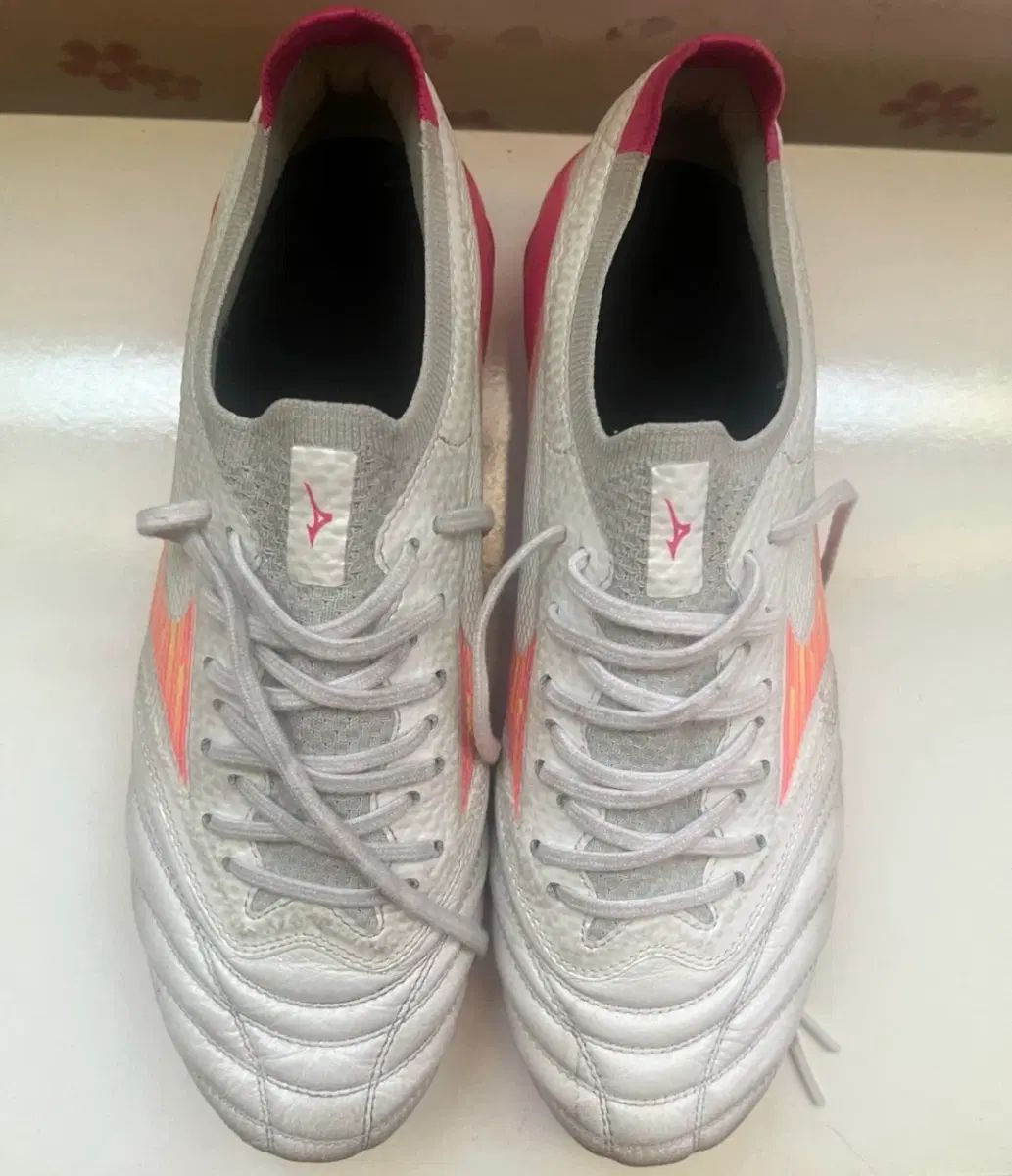 mizuno モレリア NEO 4 ベータ エリート MD 250