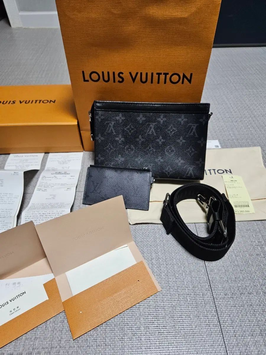 OS / フルセット Louis Vuitton ルイヴィトン ガス丸のまま ウェアラブル ウォレット モノグラム エクリプス クロスバック