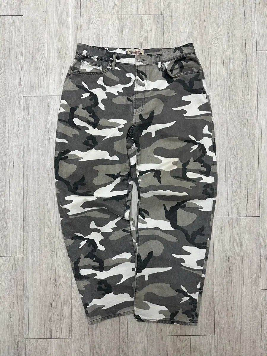 STUSSY ステューシー カモフラージュパンツ