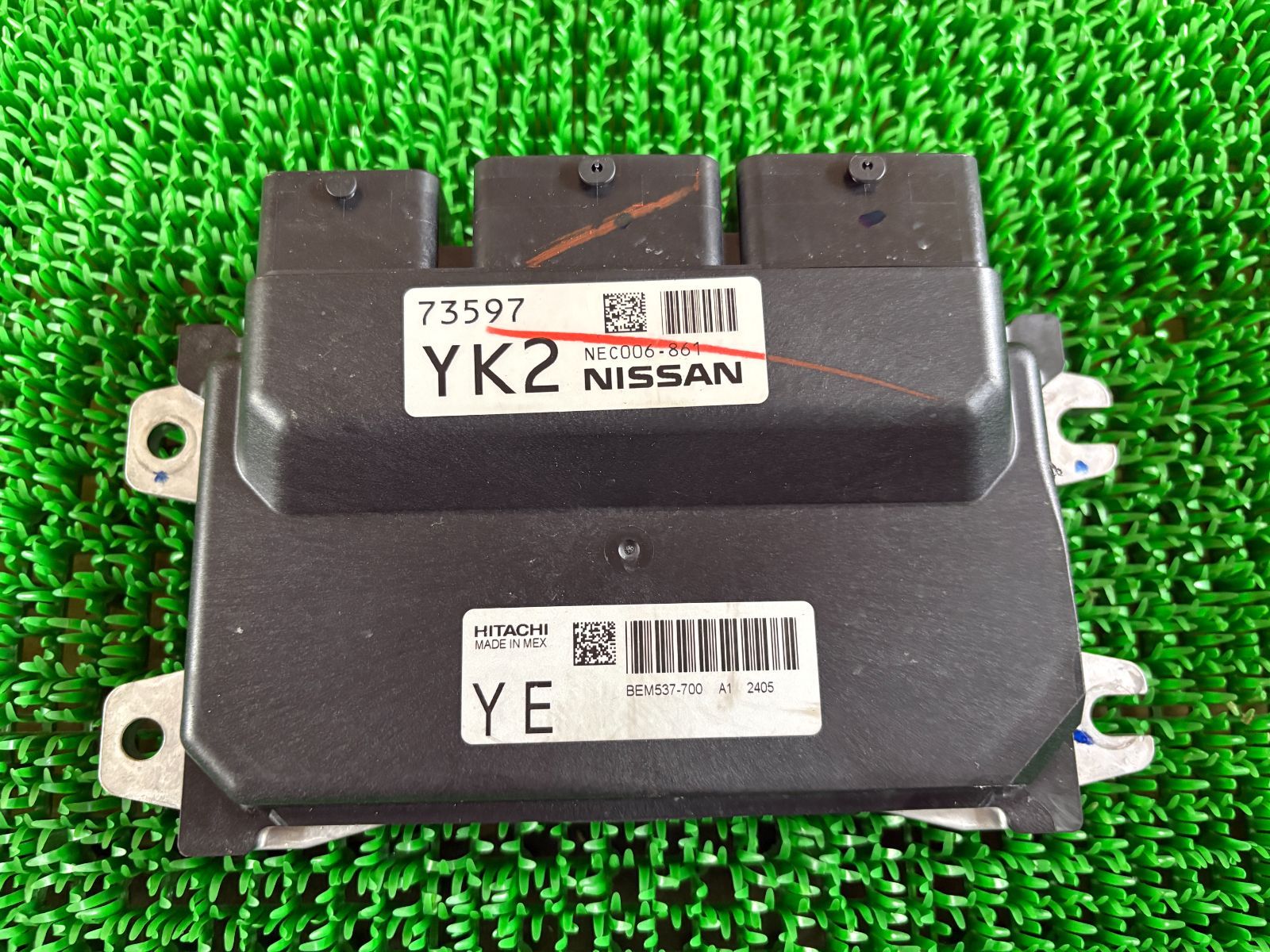 日産純正　エンジンコンピューター　ノートE13令和4年7月　NEC006-861　BEM537-700　380215