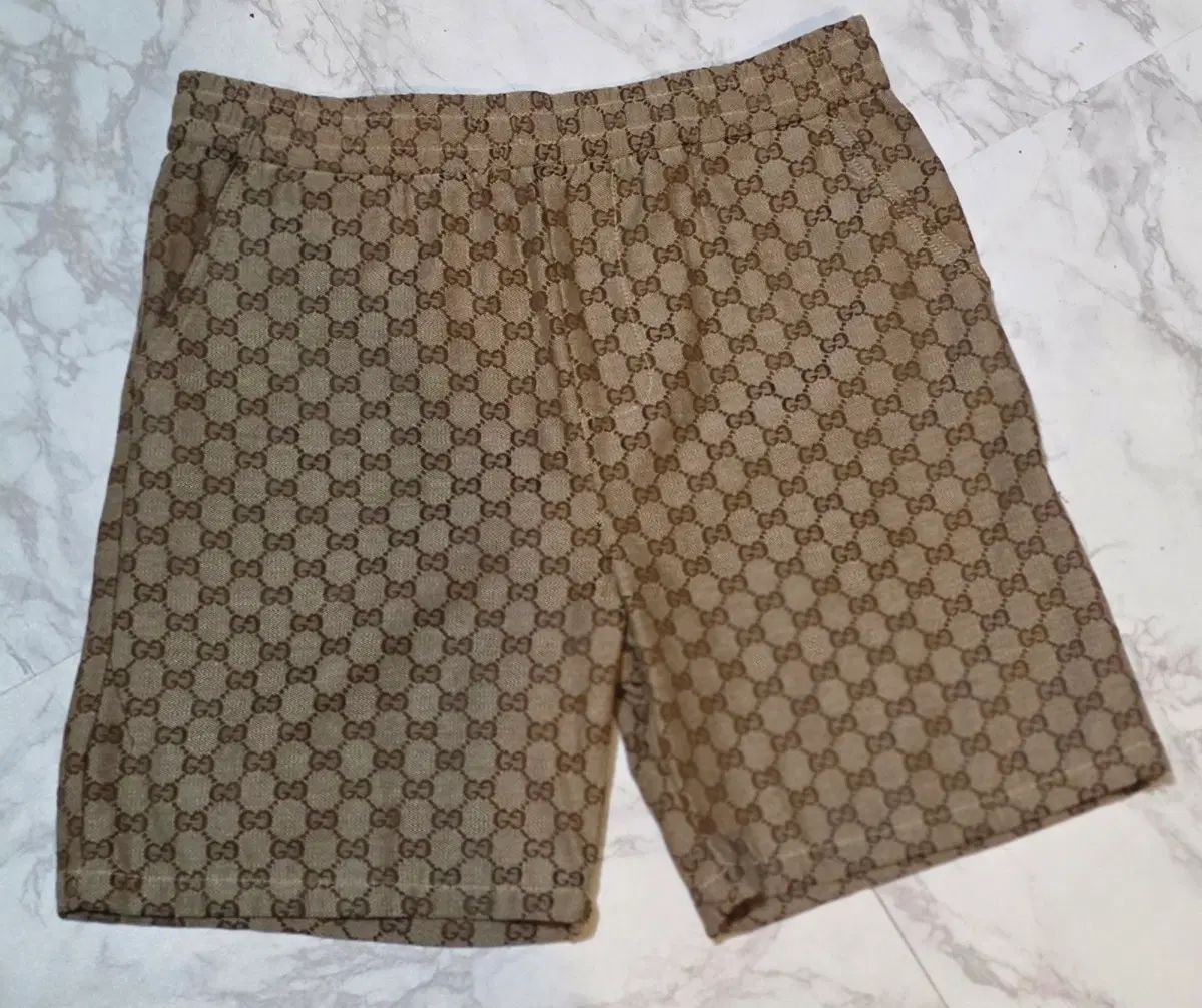 グッチ GG ロゴ パータン ハーフパンツ