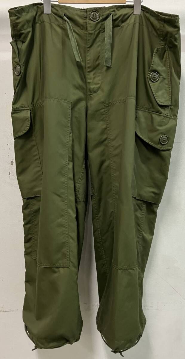 カナダ軍 カーゴパンツ 8415-21-798-8598 カーキ サイズ3 Short Large