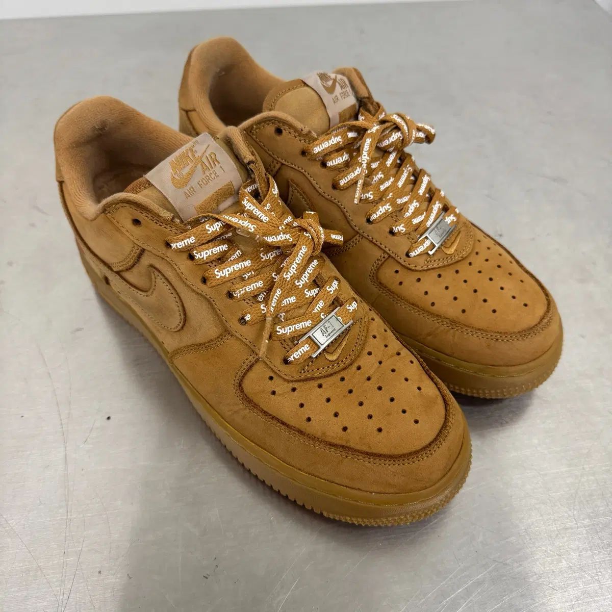 255 NIKE エアフォース1 シュプリーム エア フォース 1 ブラウン