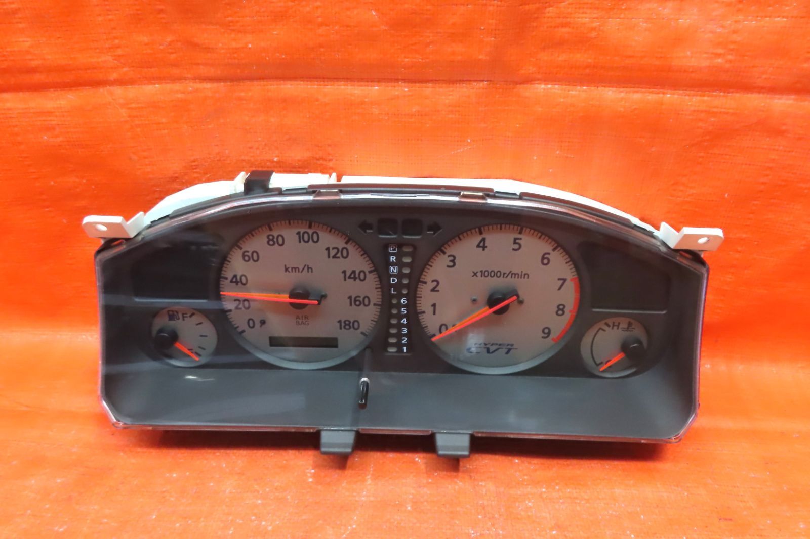 LF1498* 動作OK 日産 アベニール 2.0L PW11/前期 スピードメーター タコメーター ハイパーCVT /純正 GJ-WA300 走行距離:不明　※小傷 11,218円